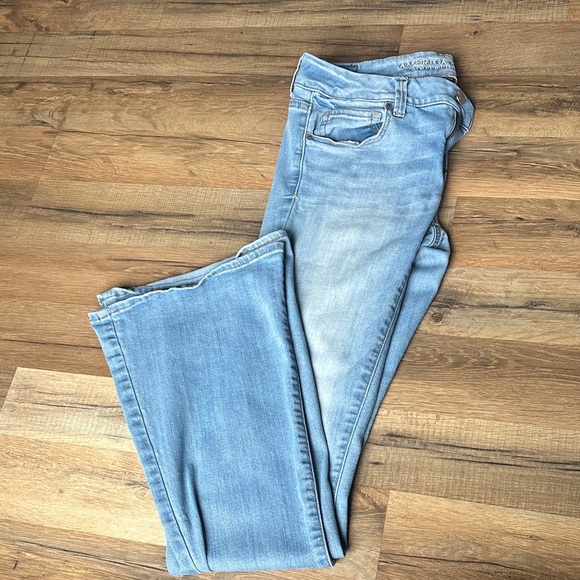 American Eagle Outfitters Light Blue Boho Flare Jeans Size 8 Extra Long - Picture 8 of 8